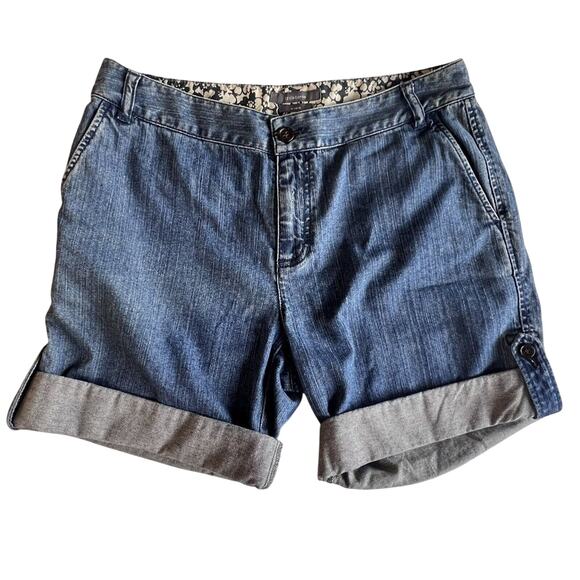 liz claiborne Shorts Women's Denim Jean Size 8 Sloan Blue Cuffed Medium Wash - Picture 1 of 9